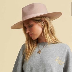 The Salty Blonde x Billabong Hat new with tags
